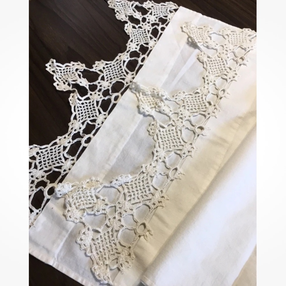 Vintage Handmade Table Runner Crochet Trim